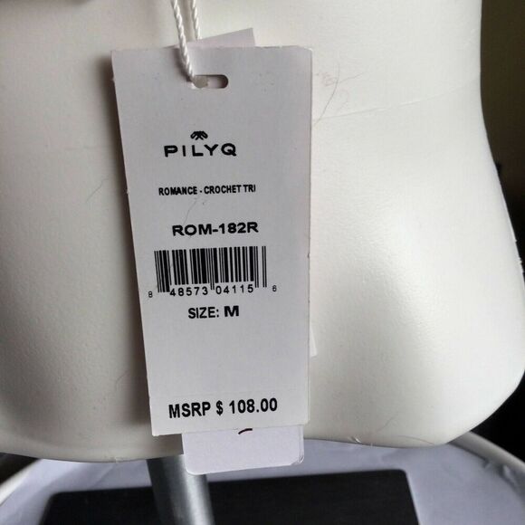 Pilyq Romance Crochet Triangle Halter Bikini Top Womens Size Medium NWT ROM-182R - Picture 6 of 8